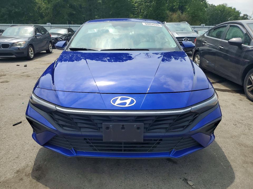 Photo 5 from auction – 2024 HYUNDAI ELANTRA with VIN KMHLM4DJ7RU097985