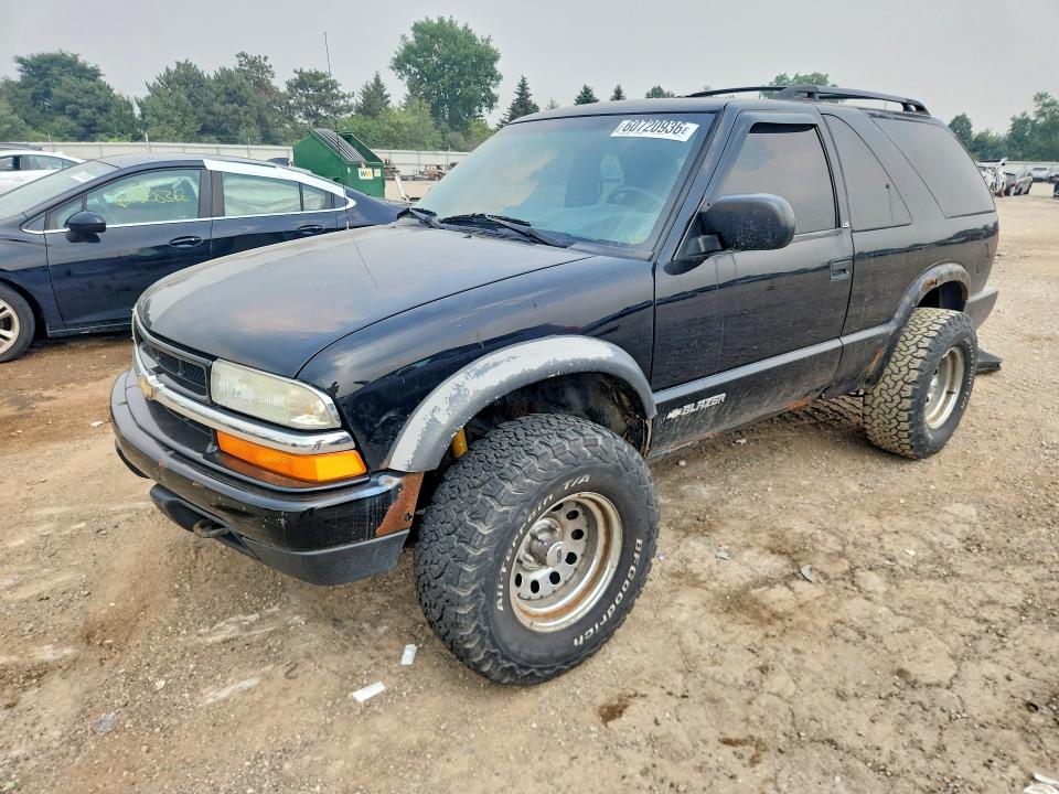CHEVROLET BLAZER 2002 with VIN 1GNCT18W02K194224 - Photo from auction