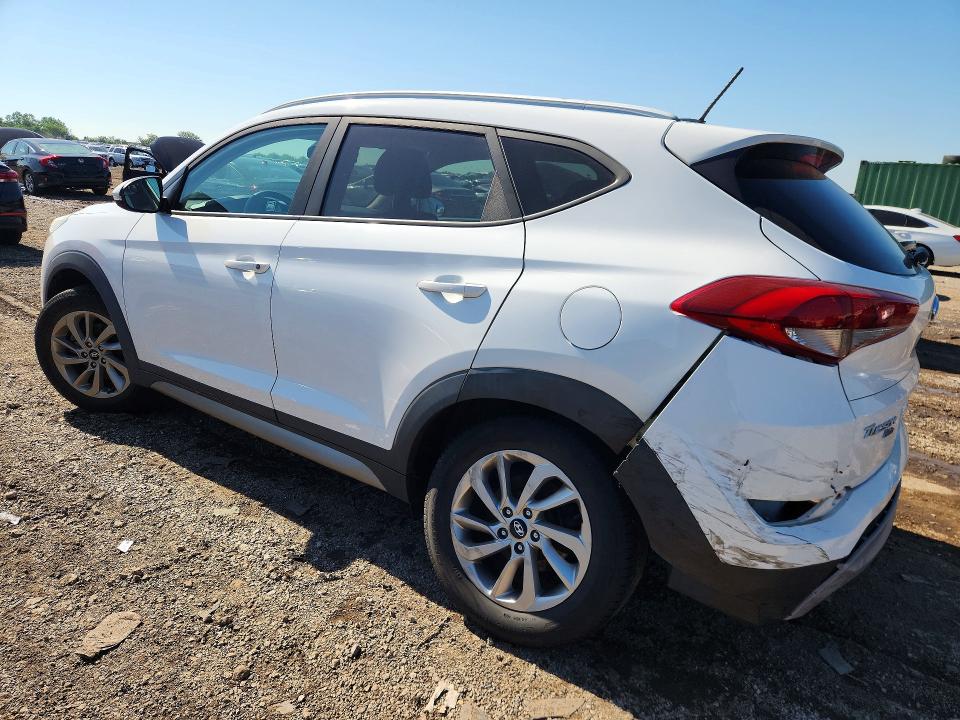 Photo 2 from auction – 2017 HYUNDAI TUCSON with VIN KM8J3CA29HU315554