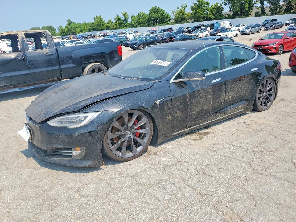 TESLA MODEL S 2019 مع رقم تعريف المركبة 5YJSA1E40KF330880 - صورة من المزاد