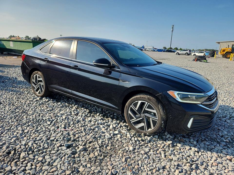Фото 4 с аукциона – 2022 VOLKSWAGEN JETTA с VIN 3VWGM7BUXNM010774