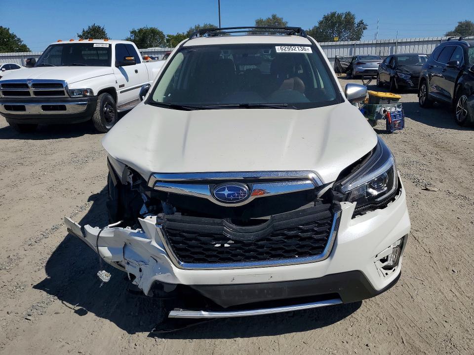 Photo 5 from auction – 2019 SUBARU FORESTER with VIN JF2SKAWC9KH560518