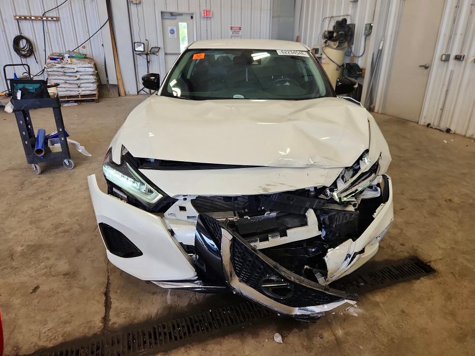 Photo 5 from auction – 2021 NISSAN MAXIMA with VIN 1N4AA6CV0MC502920
