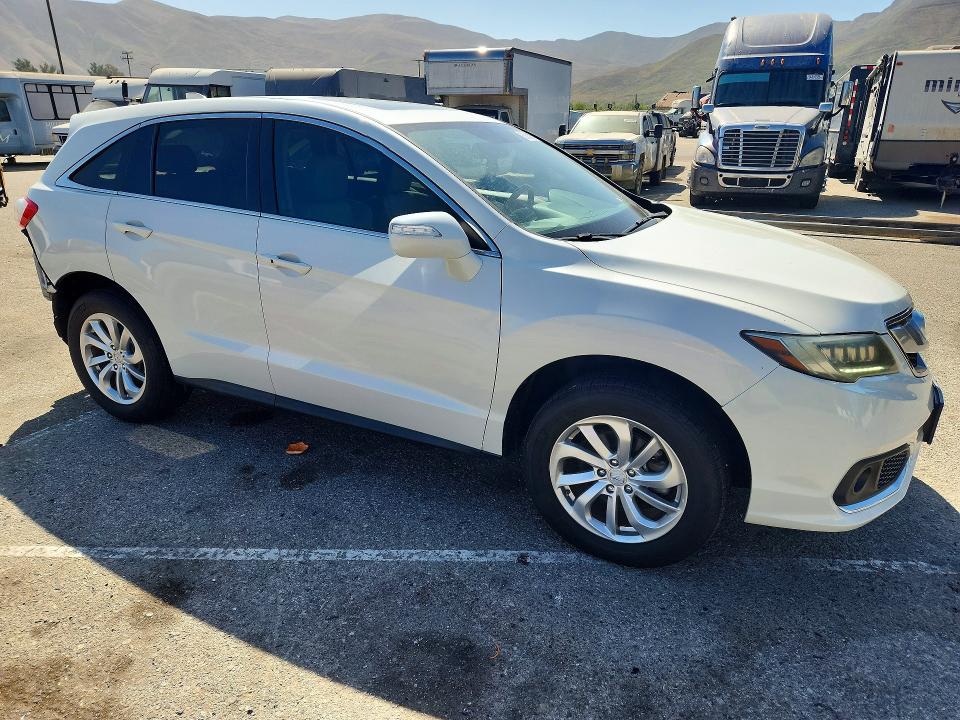 Photo 4 from auction – 2017 ACURA RDX with VIN 5J8TB3H38HL003151
