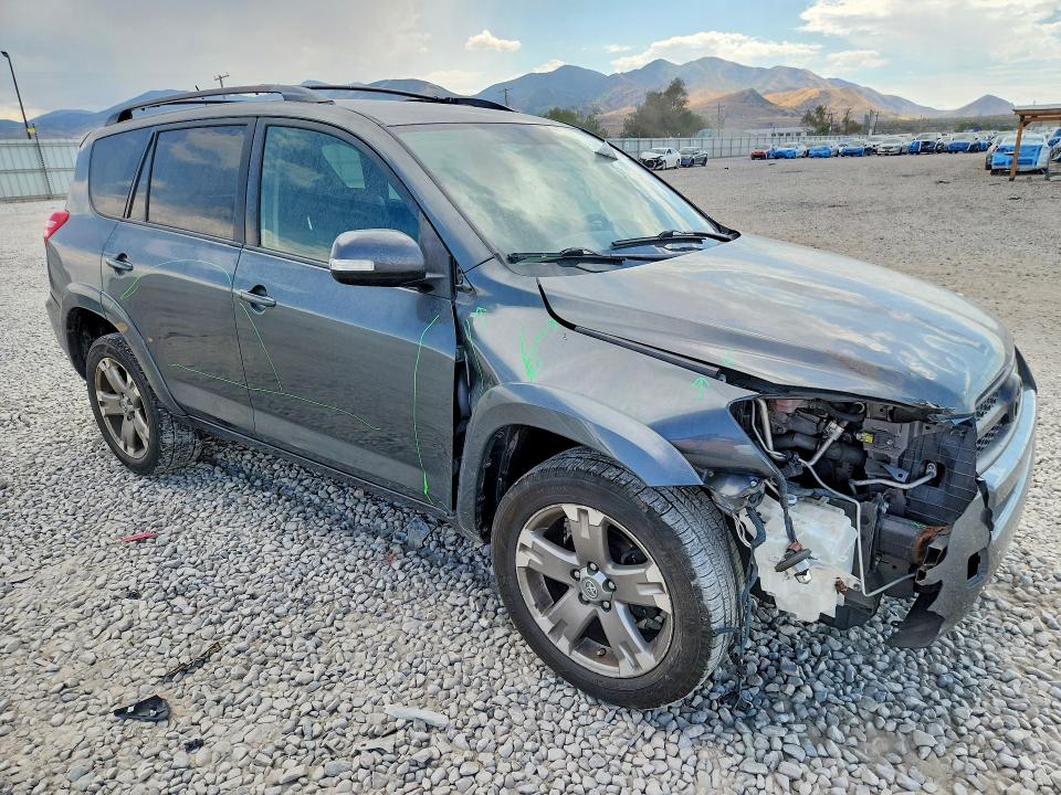 Photo 4 from auction – 2010 TOYOTA RAV4 with VIN JTMRK4DV0A5094383