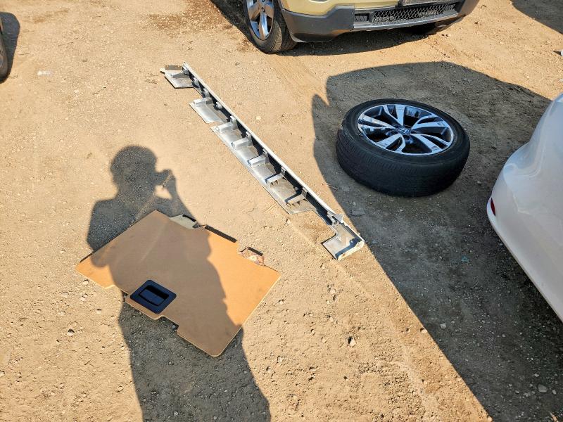 Photo 13 from auction – 2023 HONDA ODYSSEY with VIN 5FNRL6H83PB006012