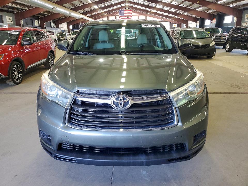 Photo 5 from auction – 2016 TOYOTA HIGHLANDER with VIN 5TDBKRFH2GS269323