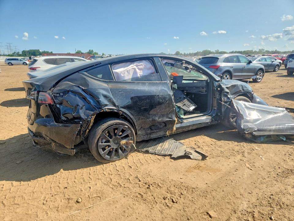 Photo 3 from auction – 2023 TESLA MODEL Y with VIN 7SAYGDEE3PF794422