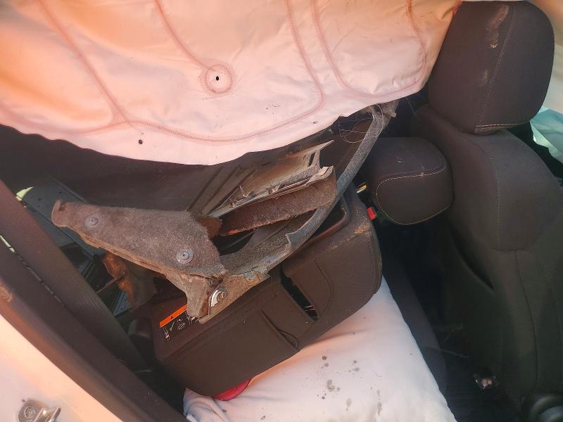 Photo 11 from auction – 2022 CHEVROLET EQUINOX with VIN 3GNAXUEV7NL294767