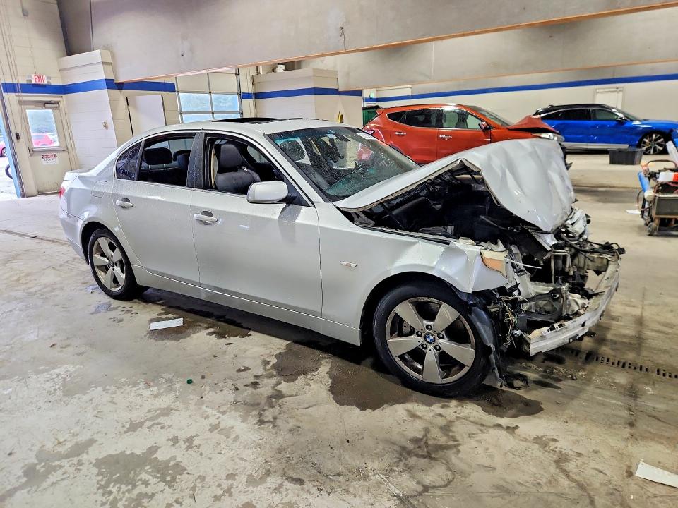 Photo 4 from auction – 2007 BMW 530 with VIN WBANF73587CU25153