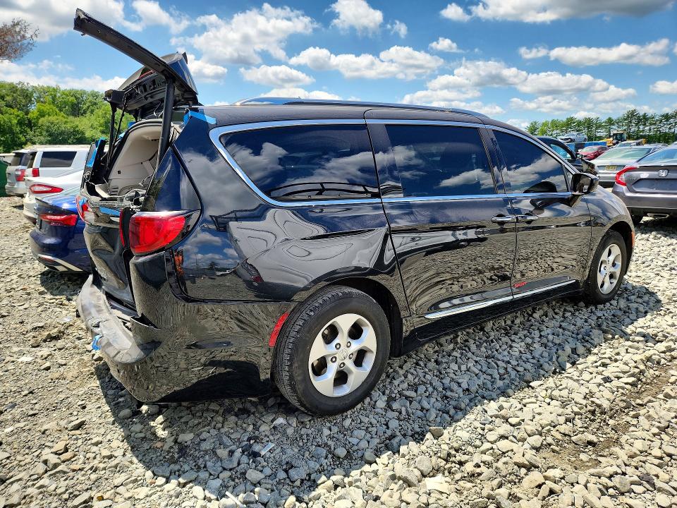 Photo 3 from auction – 2017 CHRYSLER PACIFICA with VIN 2C4RC1EG9HR778020