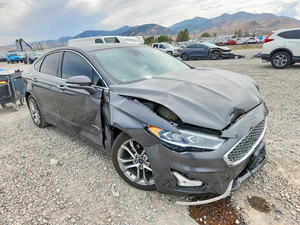 Photo 4 from auction – 2019 FORD FUSION with VIN 3FA6P0RU2KR106471