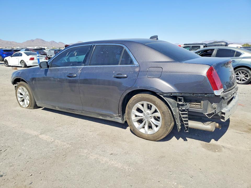 Photo 2 from auction – 2016 CHRYSLER 300 with VIN 2C3CCAAG4GH211900