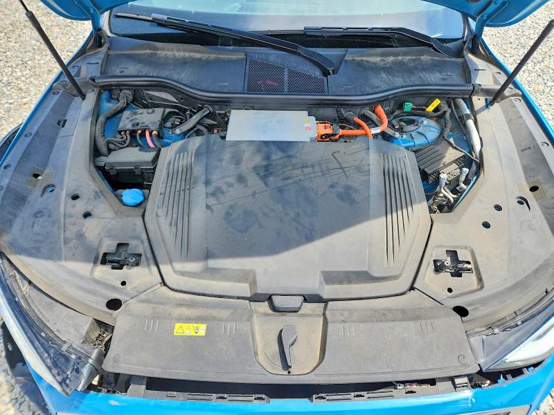 Photo 11 from auction – 2019 AUDI E-TRON with VIN WA1LAAGE0KB002883