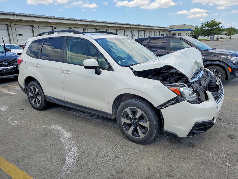 Photo 4 from auction – 2017 SUBARU FORESTER with VIN JF2SJAGC1HH516846