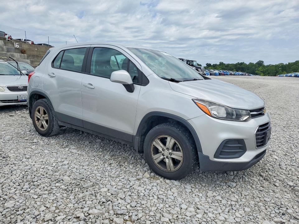 Photo 4 from auction – 2017 CHEVROLET TRAX with VIN 3GNCJNSB9HL270906