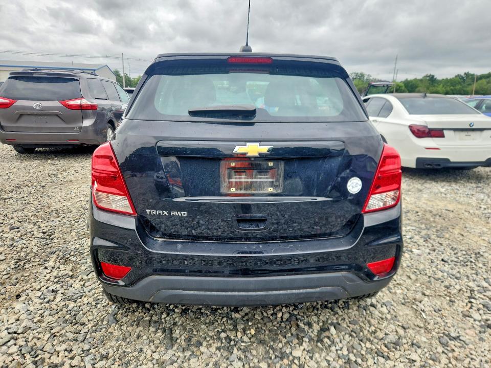 Photo 6 from auction – 2018 CHEVROLET TRAX with VIN 3GNCJNSB9JL383390