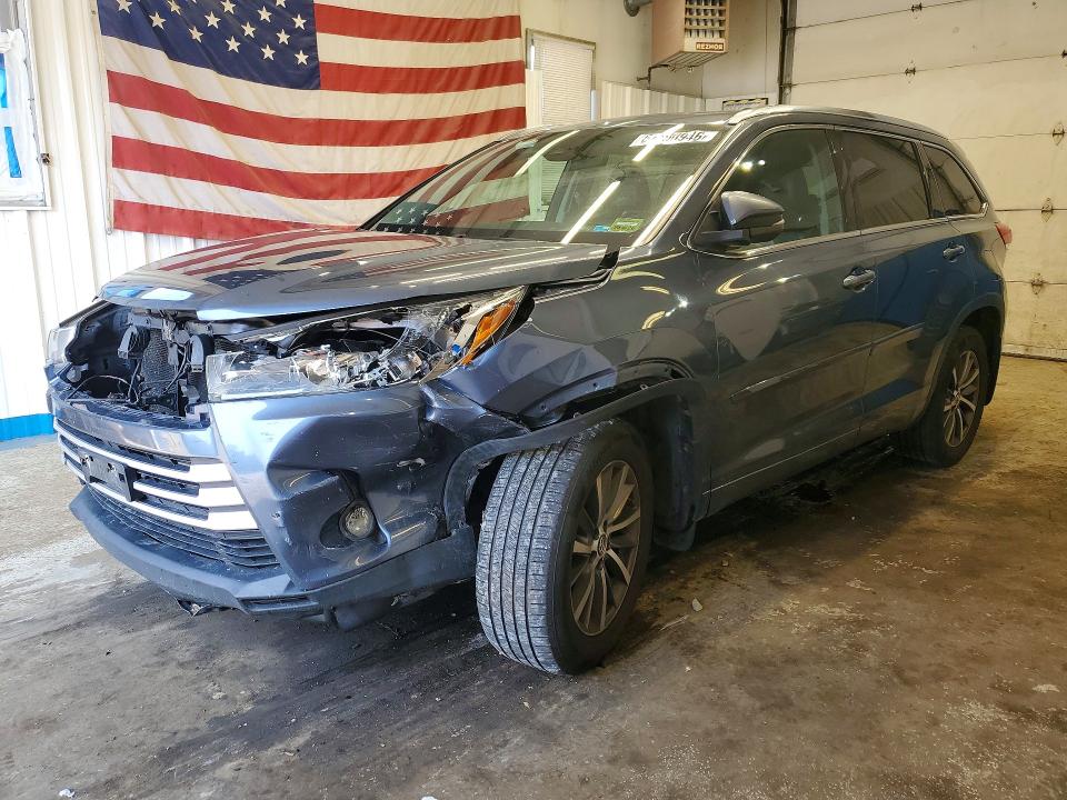 TOYOTA HIGHLANDER 2017 with VIN 5TDJZRFH4HS376320 - Photo from auction