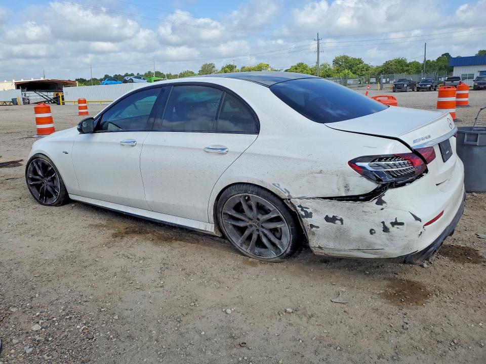 Photo 2 from auction – 2022 MERCEDES-BENZ E with VIN W1KZF6BB6NB052077