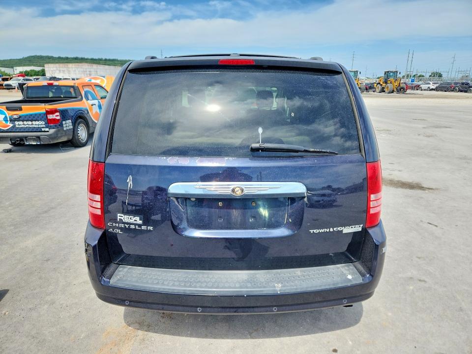 Photo 6 from auction – 2010 CHRYSLER TOWN & COUNTRY with VIN 2A4RR6DX3AR141069