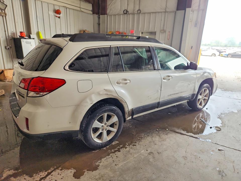 Photo 3 from auction – 2014 SUBARU OUTBACK with VIN 4S4BRCDC1E3295003