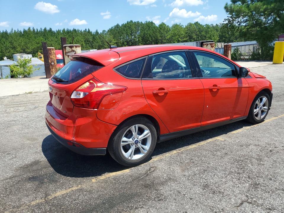 Photo 3 from auction – 2014 FORD FOCUS with VIN 1FADP3K2XEL144843