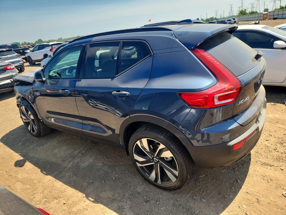 Photo 2 from auction – 2026 VOLVO XC40 with VIN YV4L12UM8T2777972