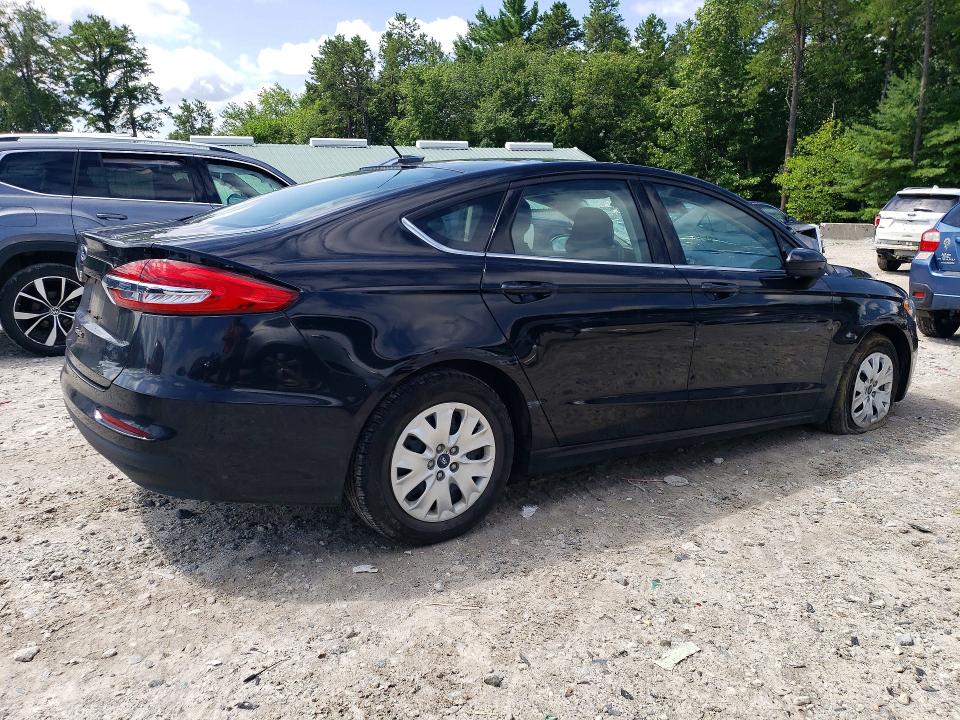 Photo 3 from auction – 2019 FORD FUSION with VIN 3FA6P0G72KR283440