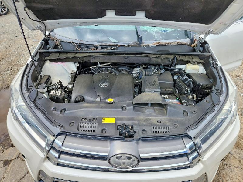 Photo 12 from auction – 2017 TOYOTA HIGHLANDER with VIN 5TDDZRFH1HS433151