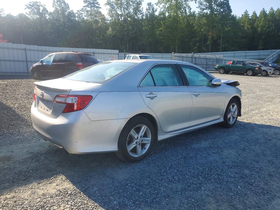 Photo 3 from auction – 2013 TOYOTA CAMRY with VIN 4T1BF1FK0DU640175