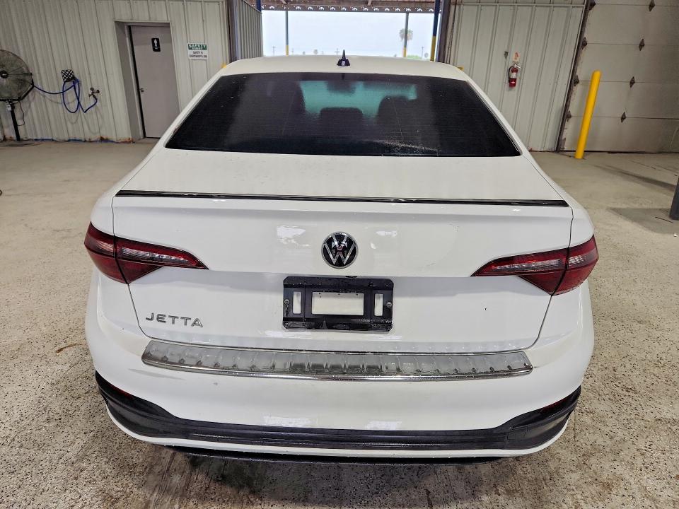 Photo 6 from auction – 2024 VOLKSWAGEN JETTA with VIN 3VW5M7BU8RM095840