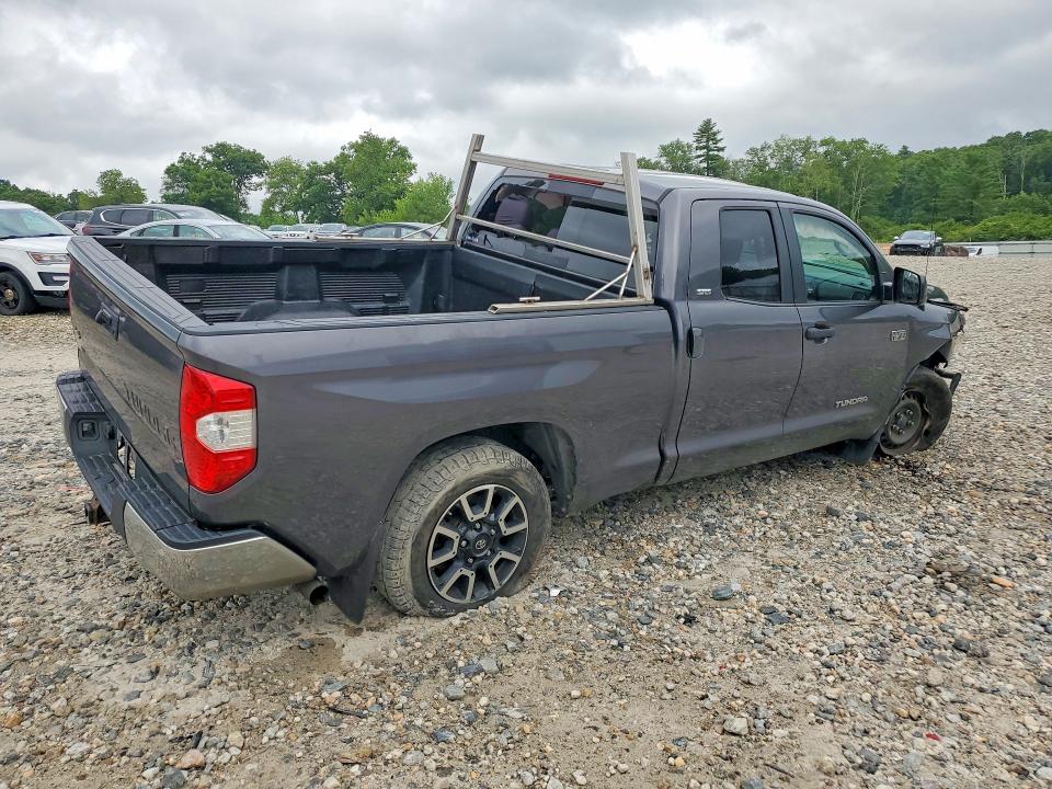 Photo 3 from auction – 2017 TOYOTA TUNDRA with VIN 5TFUY5F16HX672929