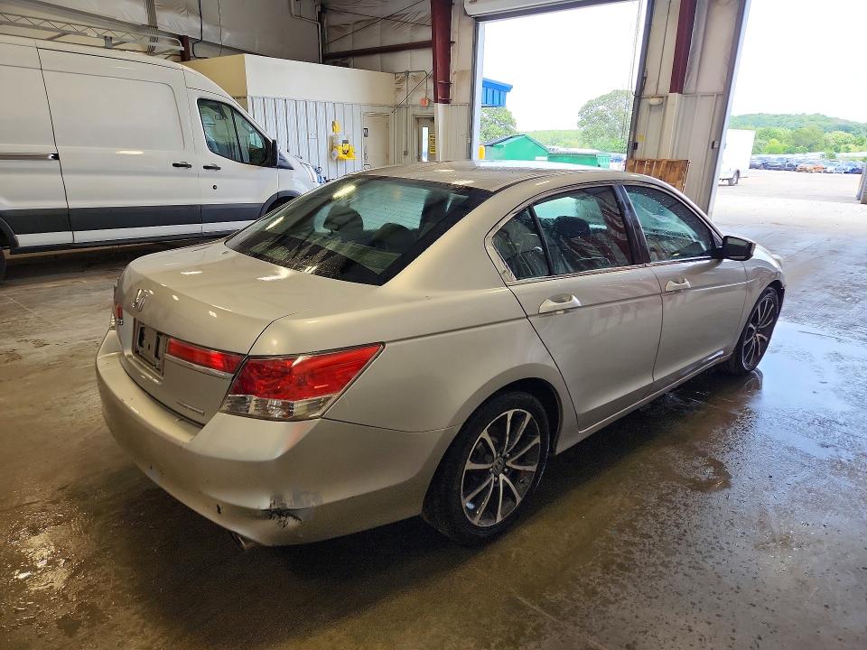 Photo 3 from auction – 2012 HONDA ACCORD with VIN 1HGCP2F66CA005851