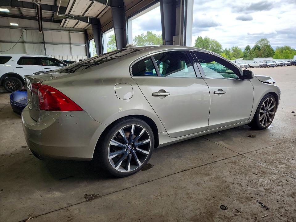 Photo 3 from auction – 2015 VOLVO S60 with VIN YV1612TM4F1346843