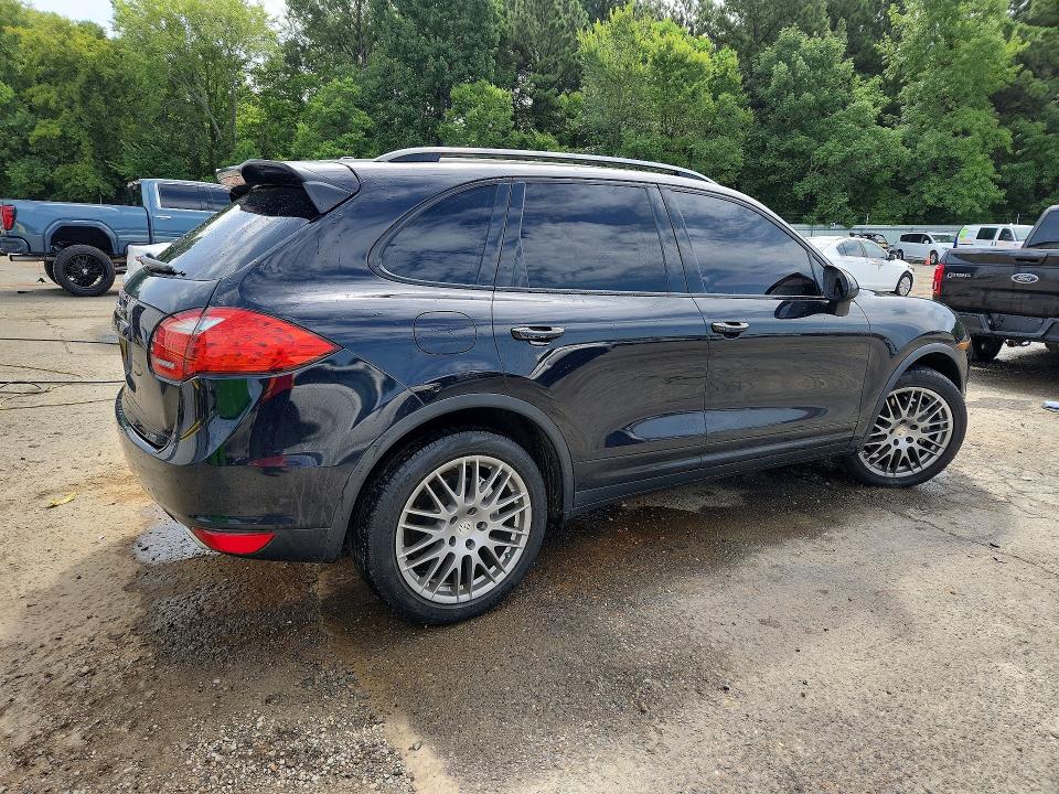 Photo 3 from auction – 2013 PORSCHE CAYENNE with VIN WP1AB2A22DLA80611
