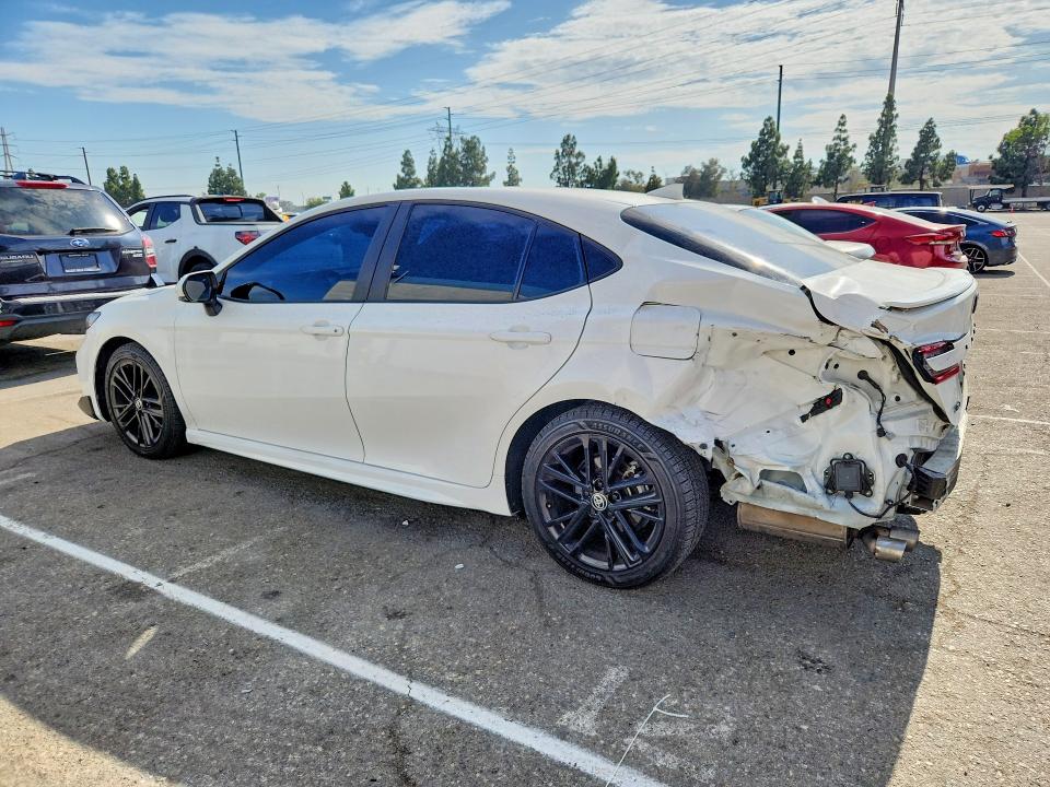 Zdjęcie 2 z aukcji – 2025 TOYOTA CAMRY z VIN 4T1DAACK8SU005164