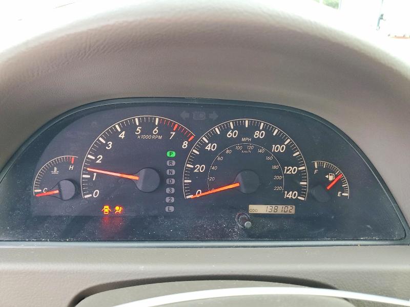 Photo 9 from auction – 2005 TOYOTA CAMRY with VIN 4T1BE32K55U941952