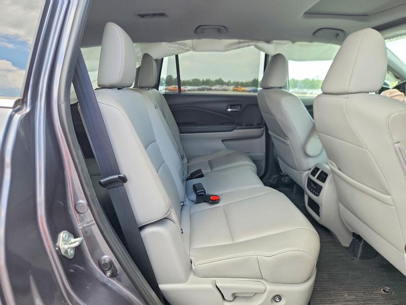 Photo 11 from auction – 2019 HONDA PILOT with VIN 5FNYF5H55KB007836