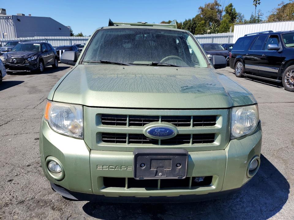 Photo 5 from auction – 2009 FORD ESCAPE with VIN 1FMCU49389KB25721