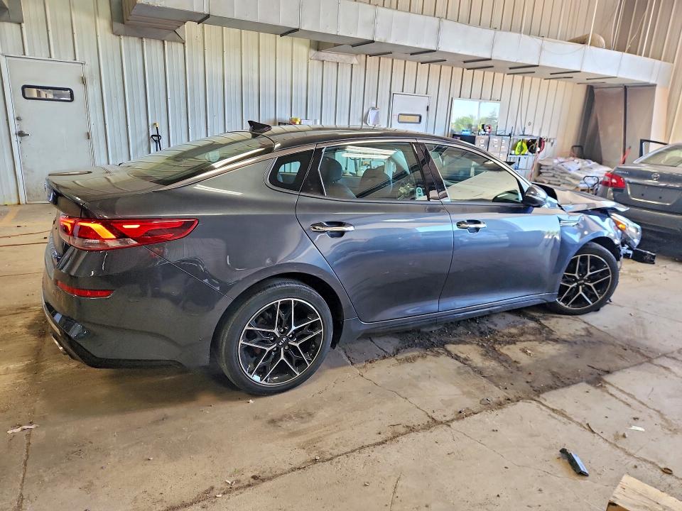 Photo 3 from auction – 2020 KIA OPTIMA with VIN 5XXGT4L37LG439623