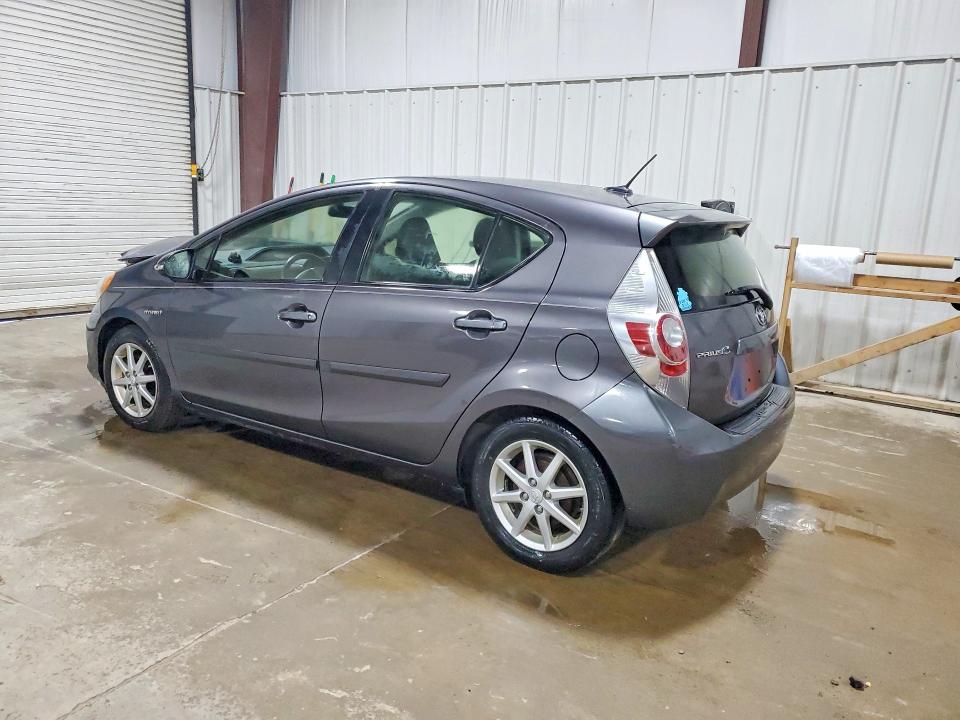 Photo 2 from auction – 2014 TOYOTA PRIUS C with VIN JTDKDTB35E1063649