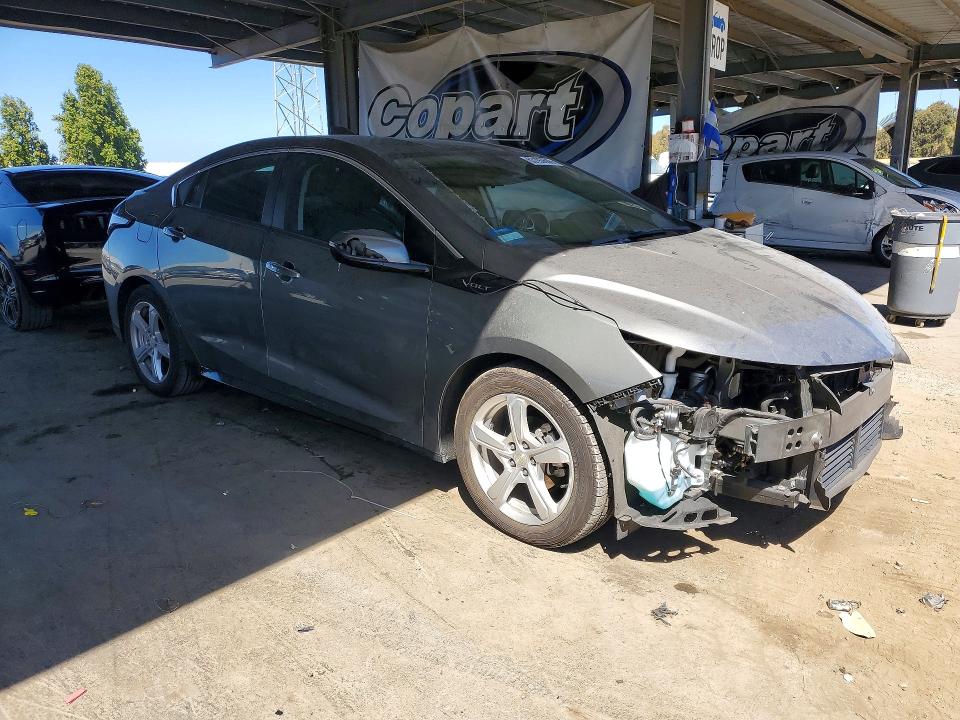 Photo 4 from auction – 2017 CHEVROLET VOLT with VIN 1G1RC6S59HU106227