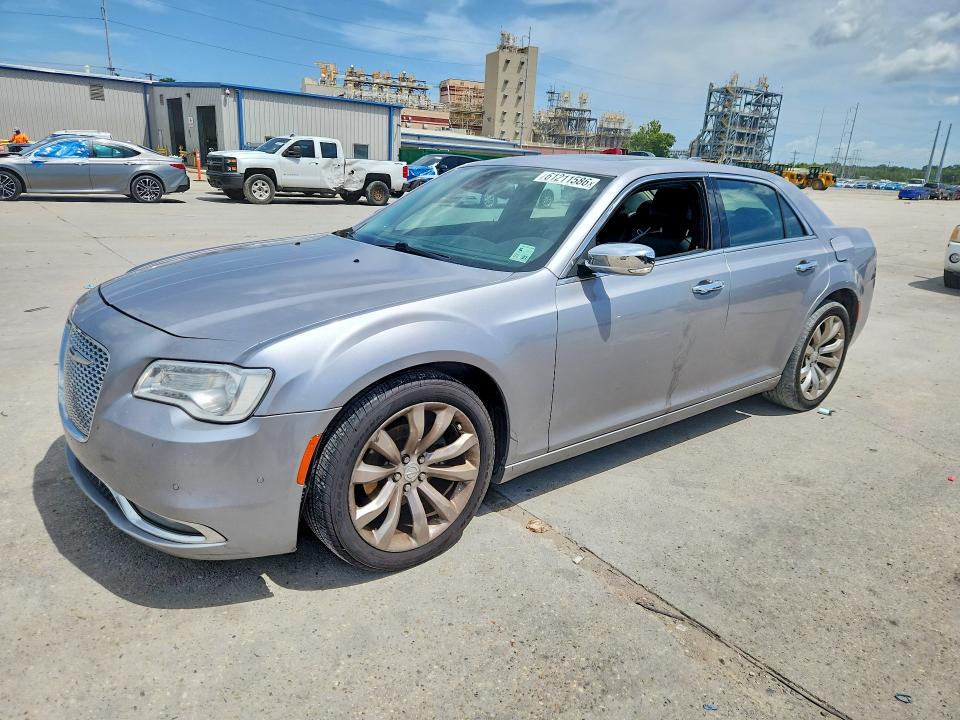 CHRYSLER 300C 2015 with VIN 2C3CCAEG3FH882807 - Photo from auction