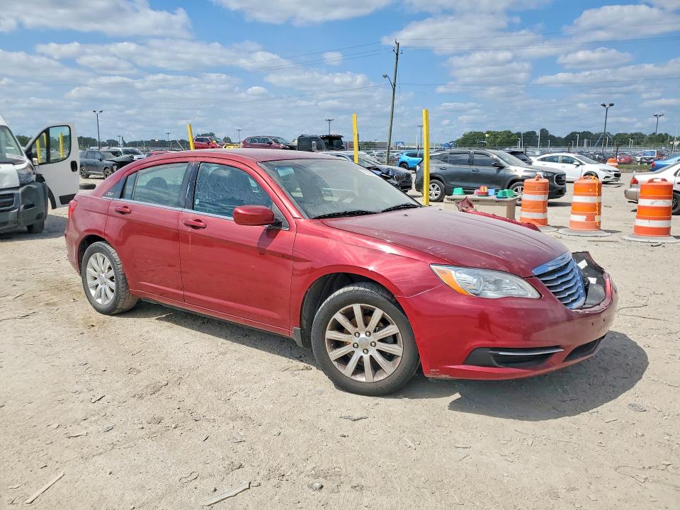 Photo 4 from auction – 2013 CHRYSLER 200 with VIN 1C3CCBBG2DN569925