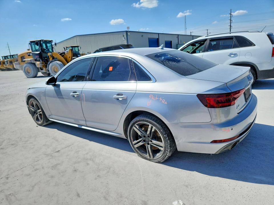 Фото 2 с аукциона – 2018 AUDI A4 с VIN WAUENAF42JN012353