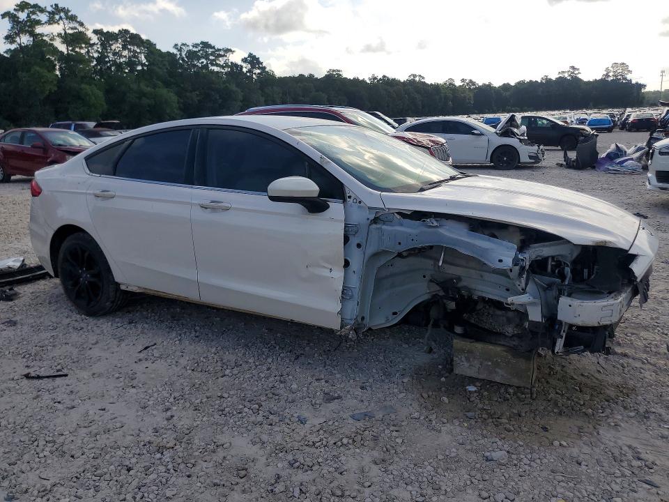 Photo 4 from auction – 2019 FORD FUSION with VIN 3FA6P0HD7KR103468