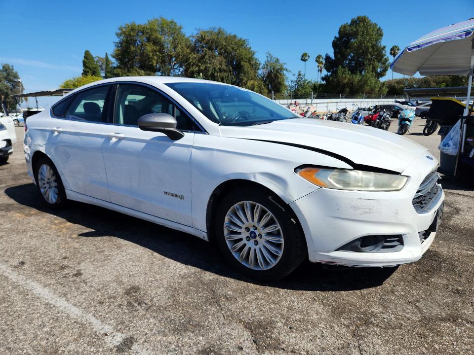 Photo 4 from auction – 2013 FORD FUSION with VIN 3FA6P0LU1DR249147