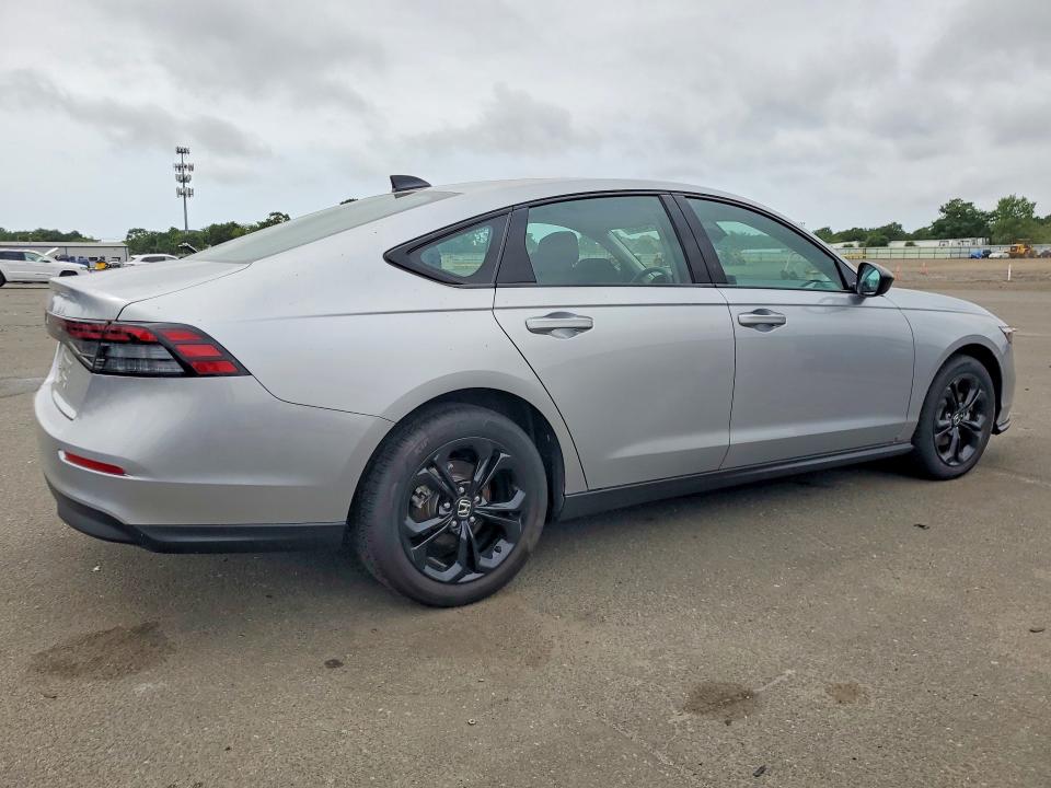 Photo 3 from auction – 2025 HONDA ACCORD with VIN 1HGCY1F49SA026441