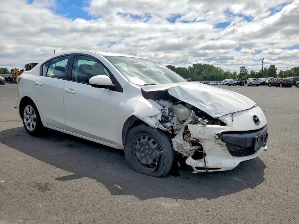 Photo 4 from auction – 2013 MAZDA 3 with VIN JM1BL1UP0D1846755
