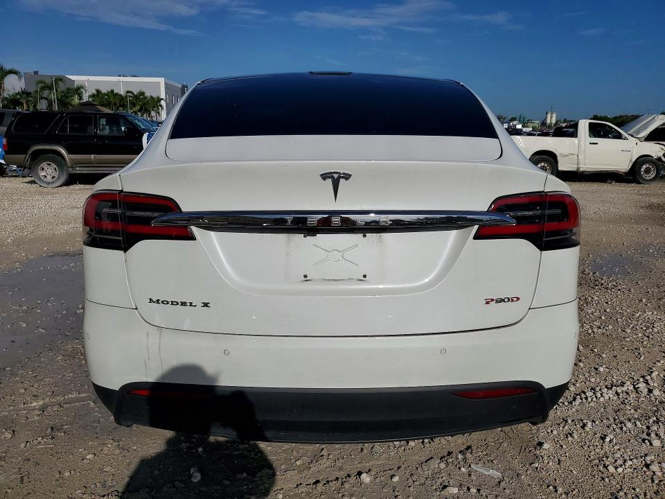 Photo 6 from auction – 2016 TESLA MODEL X with VIN 5YJXCBE48GFS00908